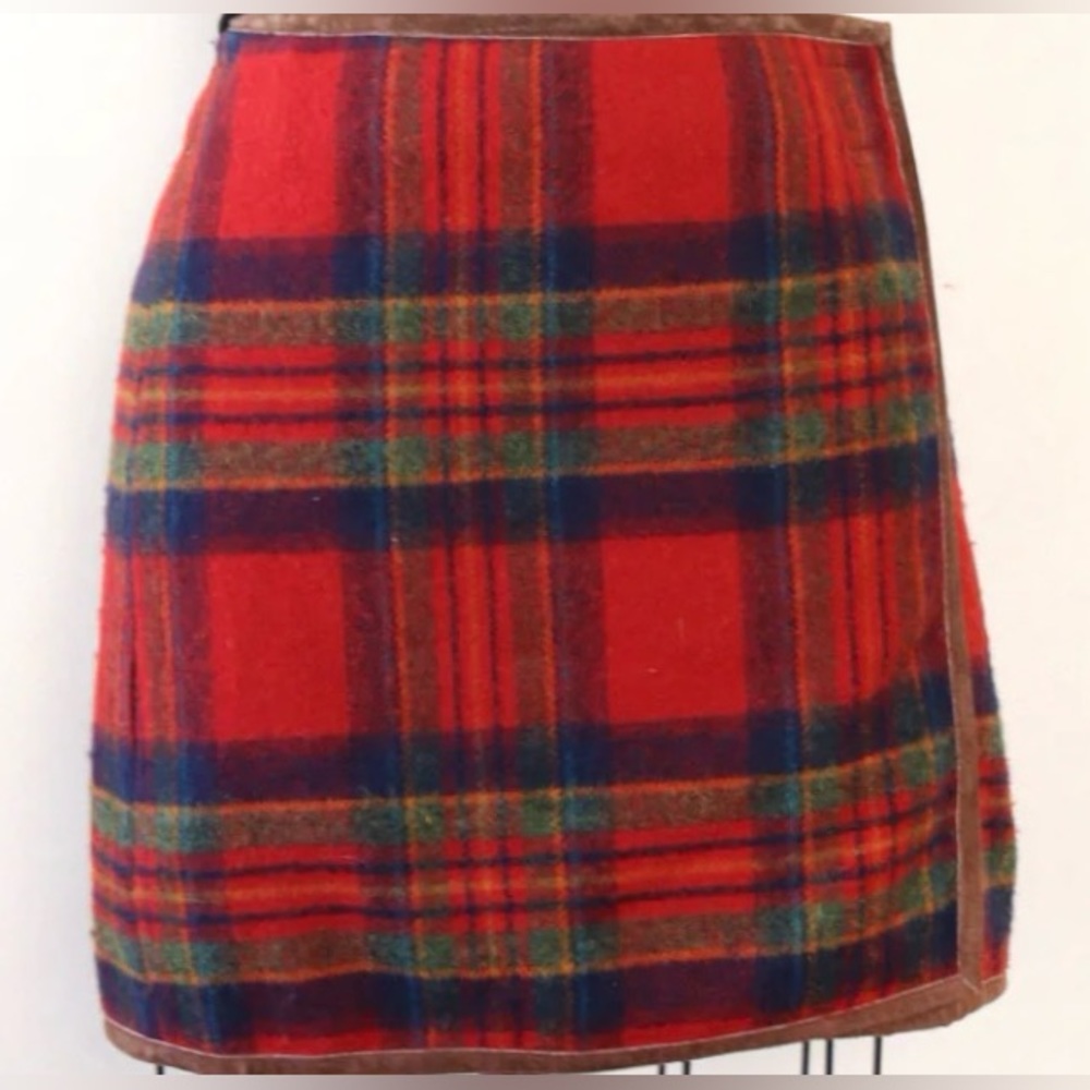 Ralph Ralph Lauren “ Fireside” plaid lambswool Mini Skirt